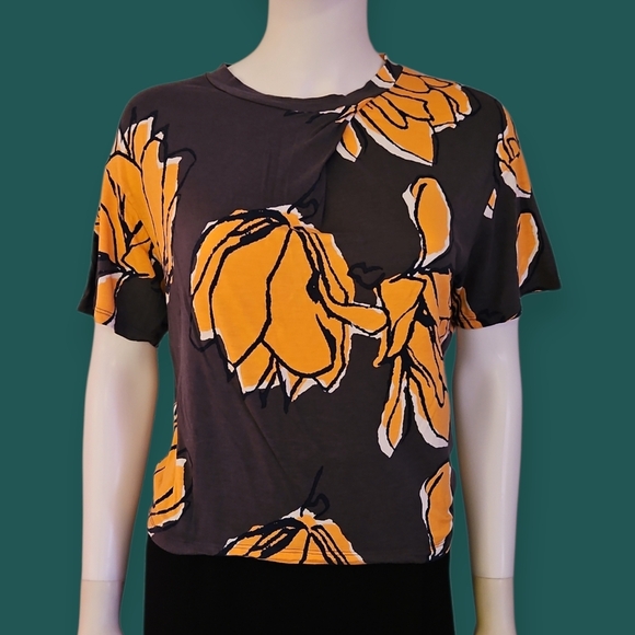 GAP Tops - Vtg GAP Floral Mod Twisted Crew Neck Short Sleeve High Low Top